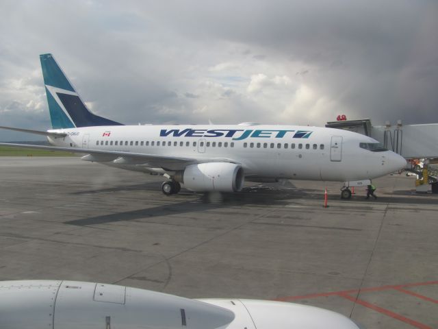 Boeing 737-700 (C-GWJO)