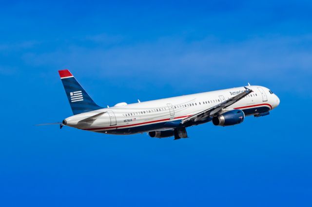 Airbus A321 (N578UW) - An American Airlines A321 in US Airways retro livery taking off from PHX on 2/3/23. Taken with a Canon R7 and a Tamron 70-200 G2 lens.