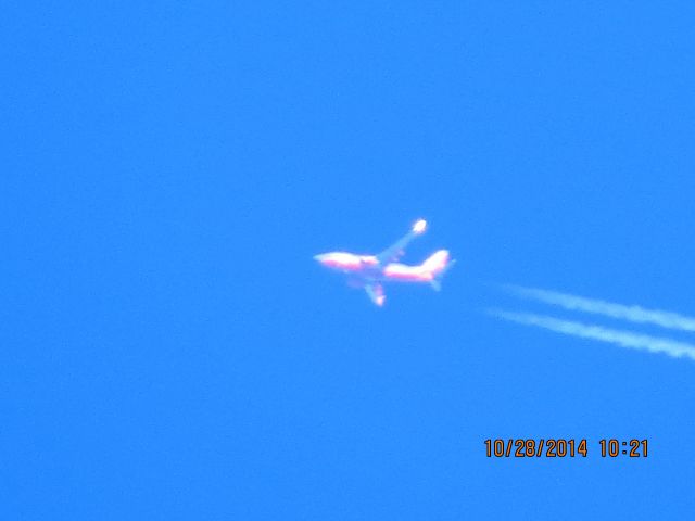 Boeing 737-700 (N255WN) - Southwest Airlines flight 302 from MDW to OKC over Southeastern Kansas at 40,000 feet.