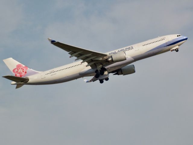 Airbus A330-300 (B-18358)