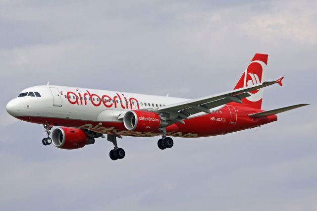 Airbus A320 (HB-JOZ) - "Air Berlin" livery