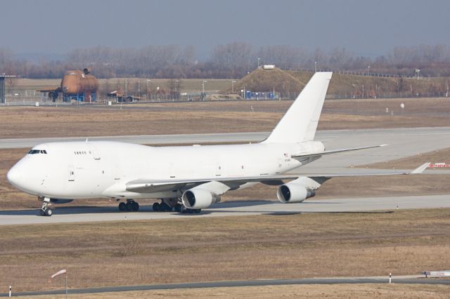 Boeing 747-400 (N743WA)