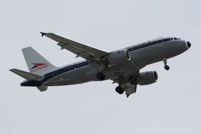 Airbus A319 (N745VJ)