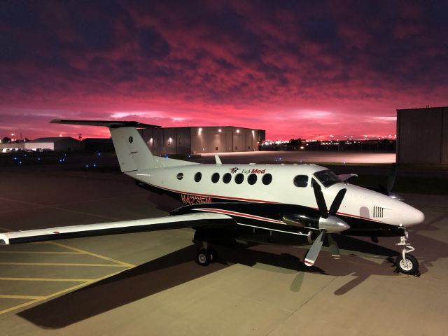 Beechcraft Super King Air 200 (EMD1)