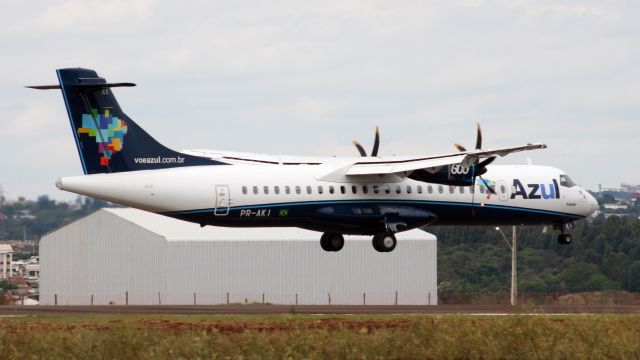 ATR ATR-72 (PR-AKI)