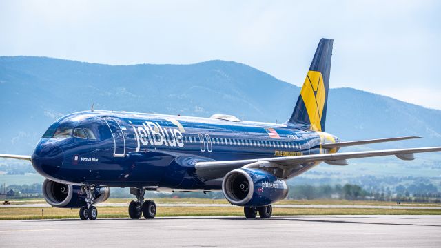 Airbus A320 (N775JB) - jetBlue Vets in Blue livery at KBZN