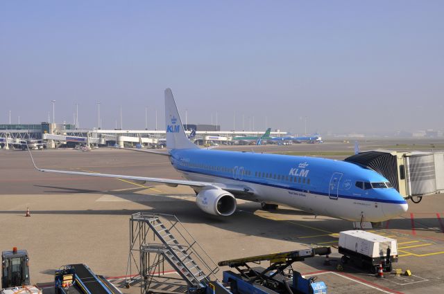 Boeing 737-800 (PH-BGA) - KLM Boeing 737-8K2(WL) PH-BGA in Amsterdam