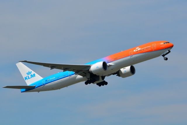 BOEING 777-300 (PH-BVA)