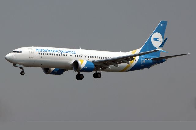 Boeing 737-700 (LV-KIU) - Aircraft with UCRANIA collors.