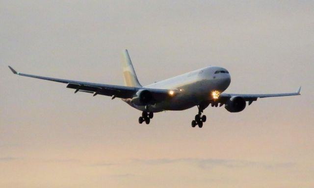 Airbus A330-200 (D-AXGD)