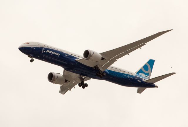 Boeing 787-8 (N789EX) - One of the earliest flights of the 787-900 as she headed to Boeing Field from Paine Field.