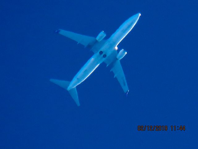 Boeing 737-800 (C-FONK)