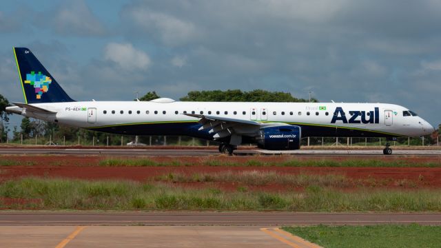 EMBRAER ERJ-190-400 (PS-AEH)