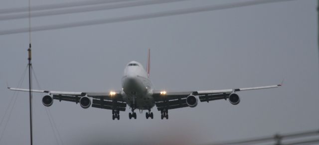 Boeing 747-400 (VH-OJA) - Final flight of OJA. this aircraft flew the longest flight form London to Sydney non stop. also completed thge shortest flight on her final flight.