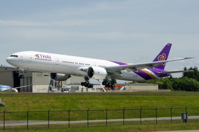 BOEING 777-300 (HS-TKO) - BOE275 about to land 6/5/2013