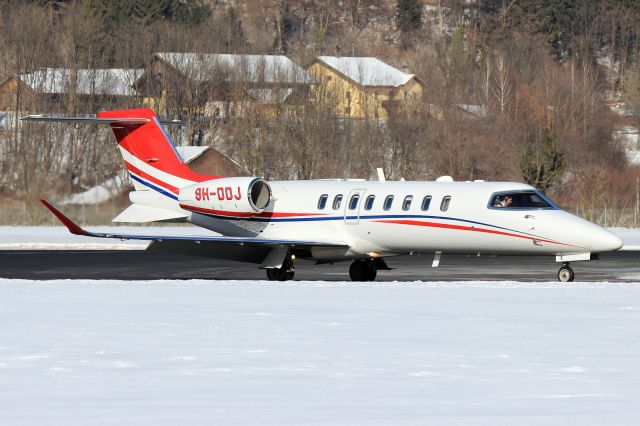 Bombardier Learjet 75 (9H-DDJ)