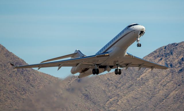 Bombardier Global Express (N152QS) - Spotted at KSDL on December 26, 2020br /Spotting location: Airport business center br /br /Looking for a Realtor in the PHX area? Call Jake Youngs with Realty Executives at 602.628.3487 to find out how I can help you!