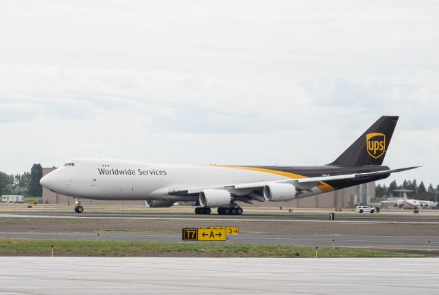 BOEING 747-8 (N621UP)