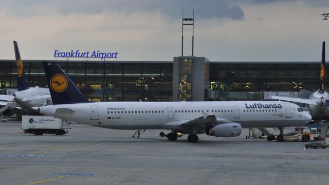 Airbus A321 (D-AISV) - Lufthansa Airbus A321-231 D-AISV in Frankfurt 