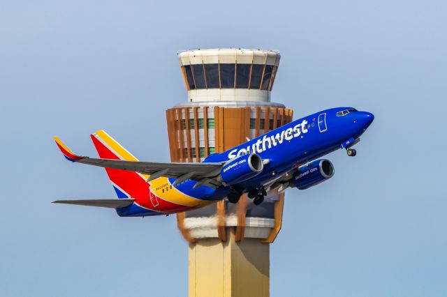 Boeing 737-700 (N408WN) - A Southwest Airlines 737-700 taking off from PHX on 2/3/23. Taken with a Canon R7 and Tamron 70-200 G2 lens.