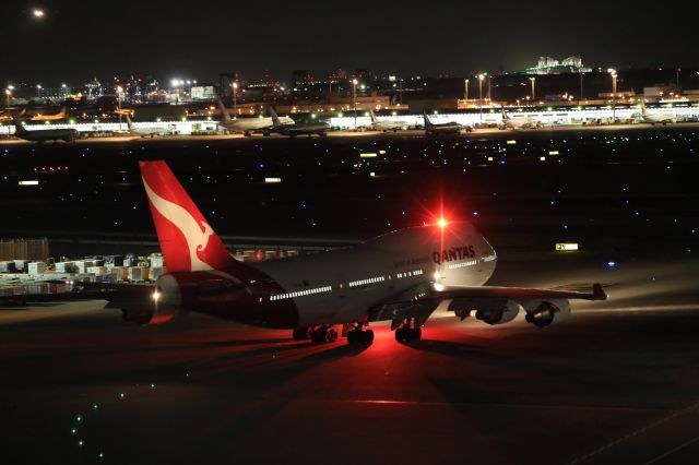 Boeing 747-400 (VH-OEH) - April 13th 2019:HND-SYD.