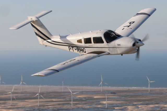 Piper Turbo Arrow 4 (PT-RHG)
