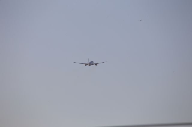 BOEING 777-300ER (F-GSQV)