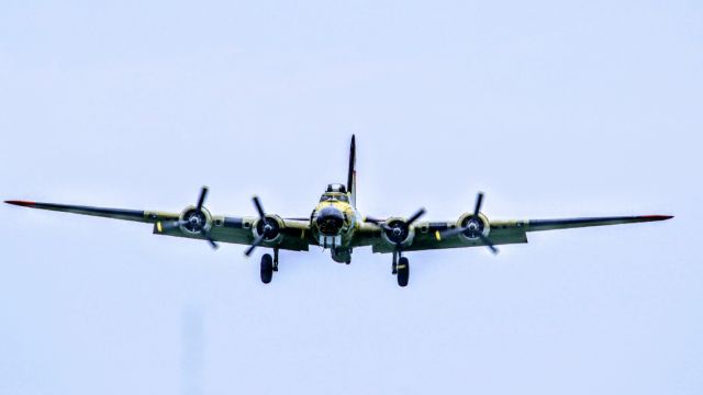 Boeing B-17 Flying Fortress (23-1909) - Collings Foundation’s Boeing B-17 Flying Fortress “Nine O Nine” landing at the Dayton Wright Brothers Airport (KMGY) during the 2017 Wings of Freedom Tour 