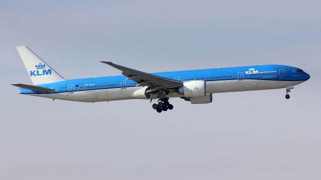 BOEING 777-300ER (PH-BVA)
