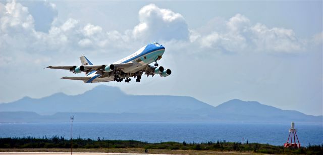 — — - Vetrek Airforce One toestel vanaf Hato Airport op Curacao