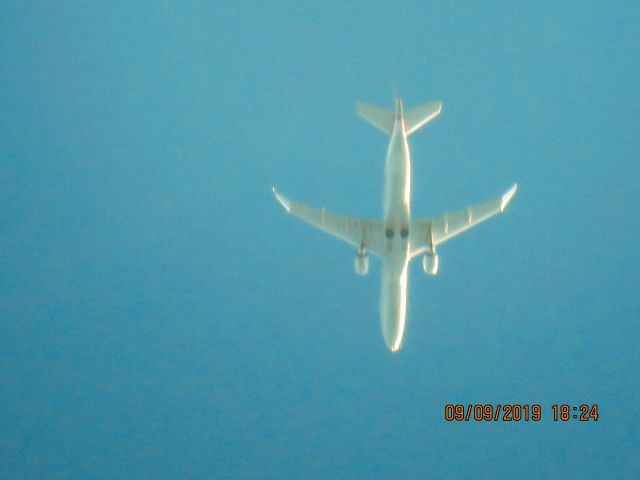 Embraer 175 (N275NN)