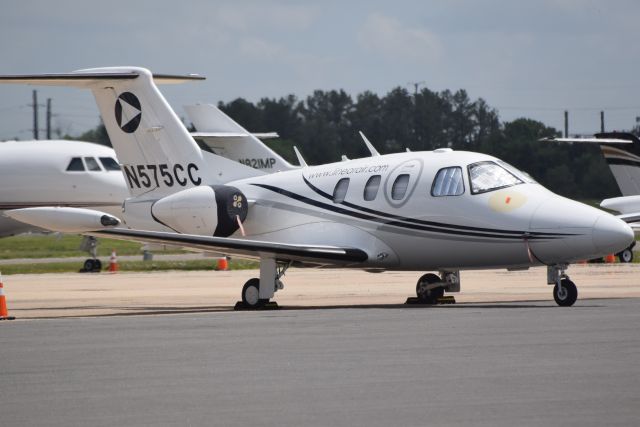 Eclipse 500 (N575CC)