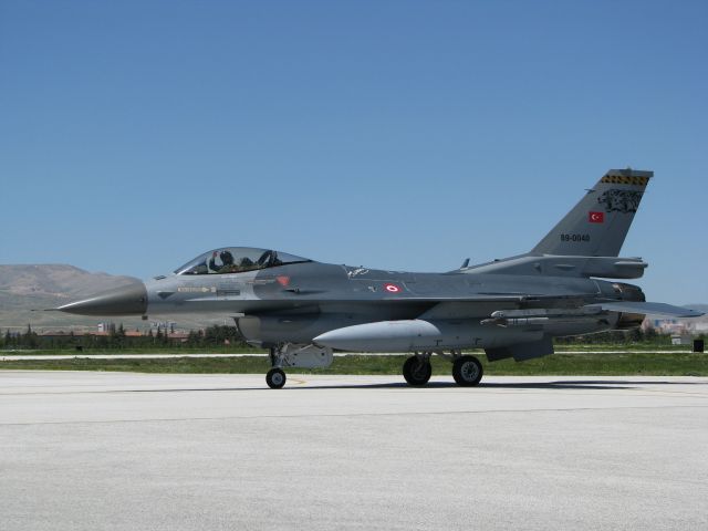 Lockheed F-16 Fighting Falcon (89-0040) - NATO Tiger Meet 2015 8th of May Konya Air Base Turkey: Turkish Airforce F-16