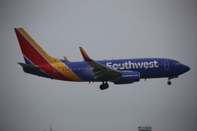 Boeing 737-700 (N798SW)