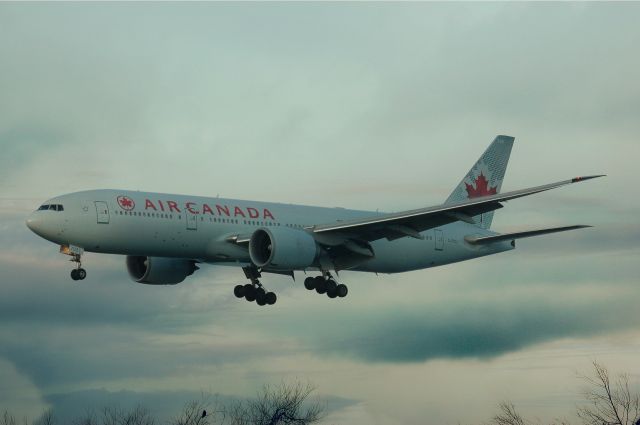 Boeing 777-200 (C-FIUJ) - Feb.2016