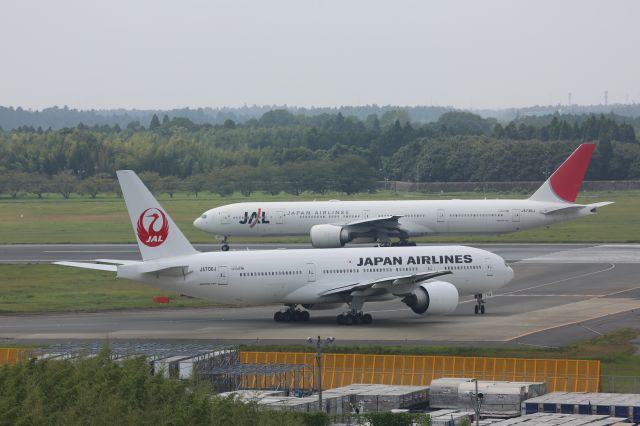 Boeing 777-200 (JA706J)