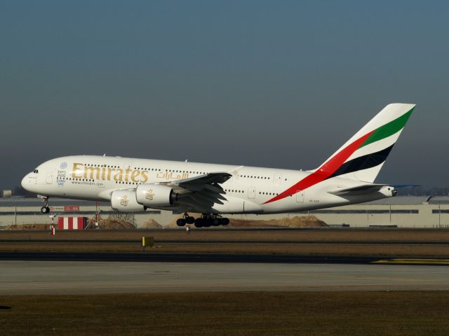 Airbus A380-800 (A6-EOP)