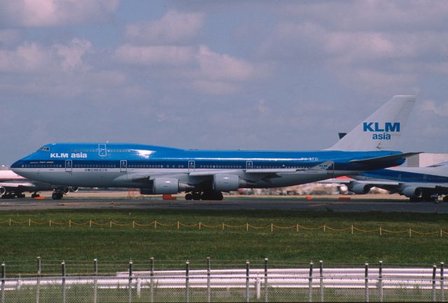 Boeing 747-400 (PH-BFD) - Departure at Narita Intl Airport Rwy34L on 2001/09/05