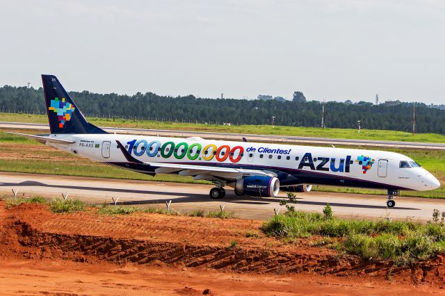 Embraer ERJ-190 (PR-AXS) - Azul Linhas Aereas - Embraer ERJ-195ARbr /Registration: PR-AXSbr /br /Campinas (VCP) / Rio de Janeiro (SDU)br /br /Fotografia: Marcelo Luiz 