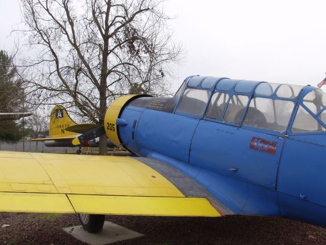 North American T-6 Texan (N205)