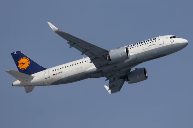 Airbus A320neo (D-AINE)