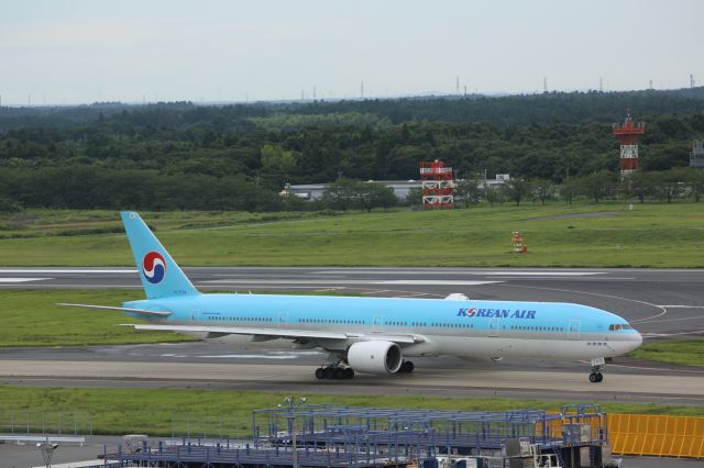 BOEING 777-300 (HL7573)