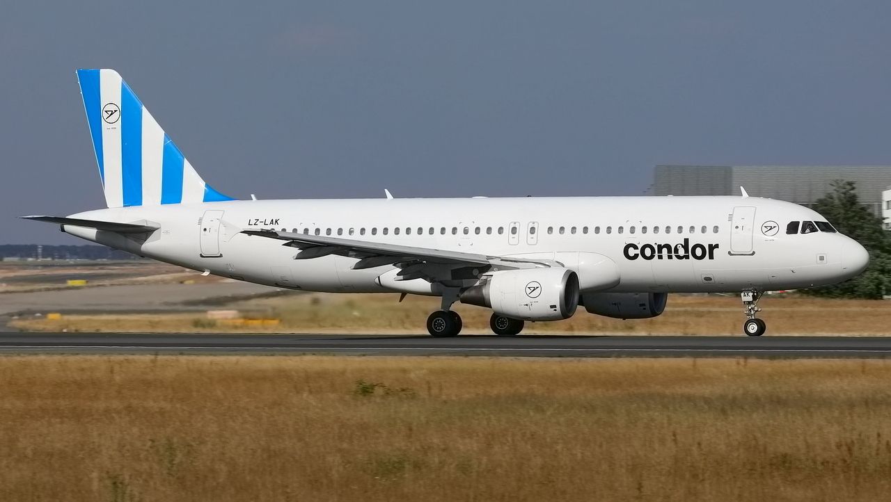 Airbus A320 (LZ-LAK) - rwy18w - 2023-06-17