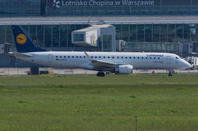 Embraer ERJ-190 (D-AECE)