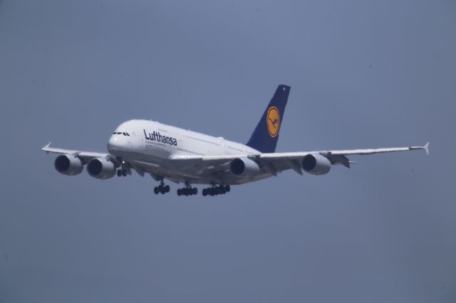 Airbus A380-800 (D-AIMC)