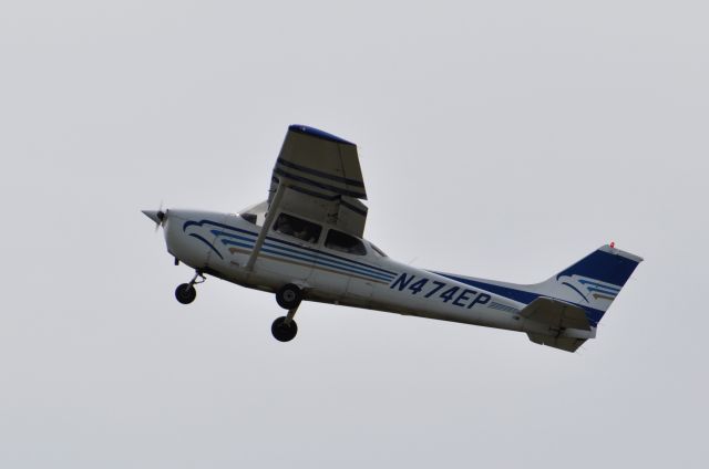 Cessna Skyhawk (N474EP)