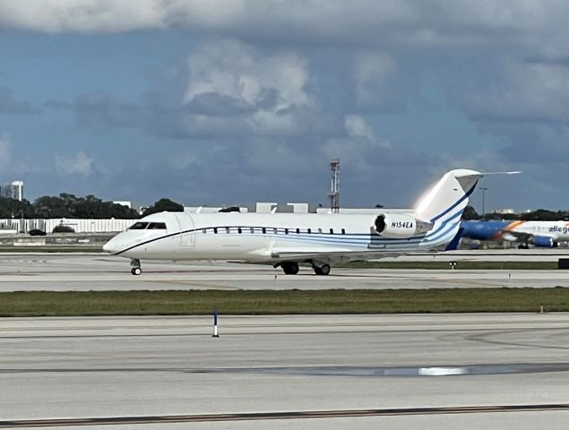 Canadair Regional Jet CRJ-200 (N154EA)