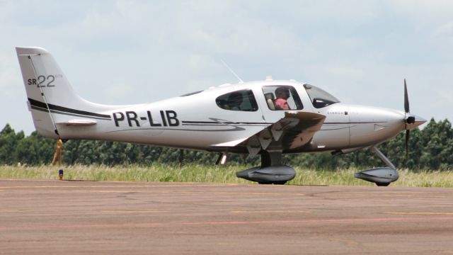 Cirrus SR-22 (PR-LIB)