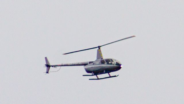 Robinson R-44 —