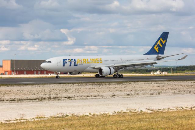 Airbus A330-200 (F-HFTL)